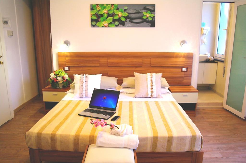 Hotel Spiaggia Marconi Rimini Eksteriør billede