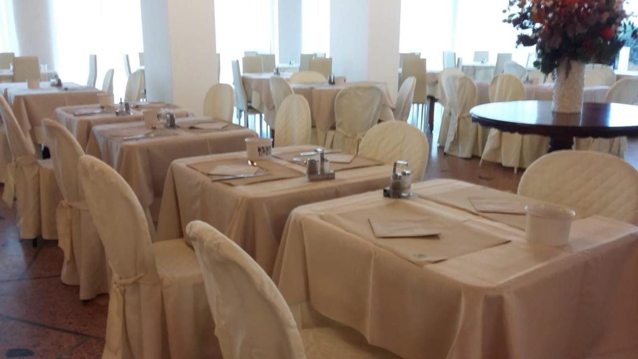 Hotel Spiaggia Marconi Rimini Eksteriør billede