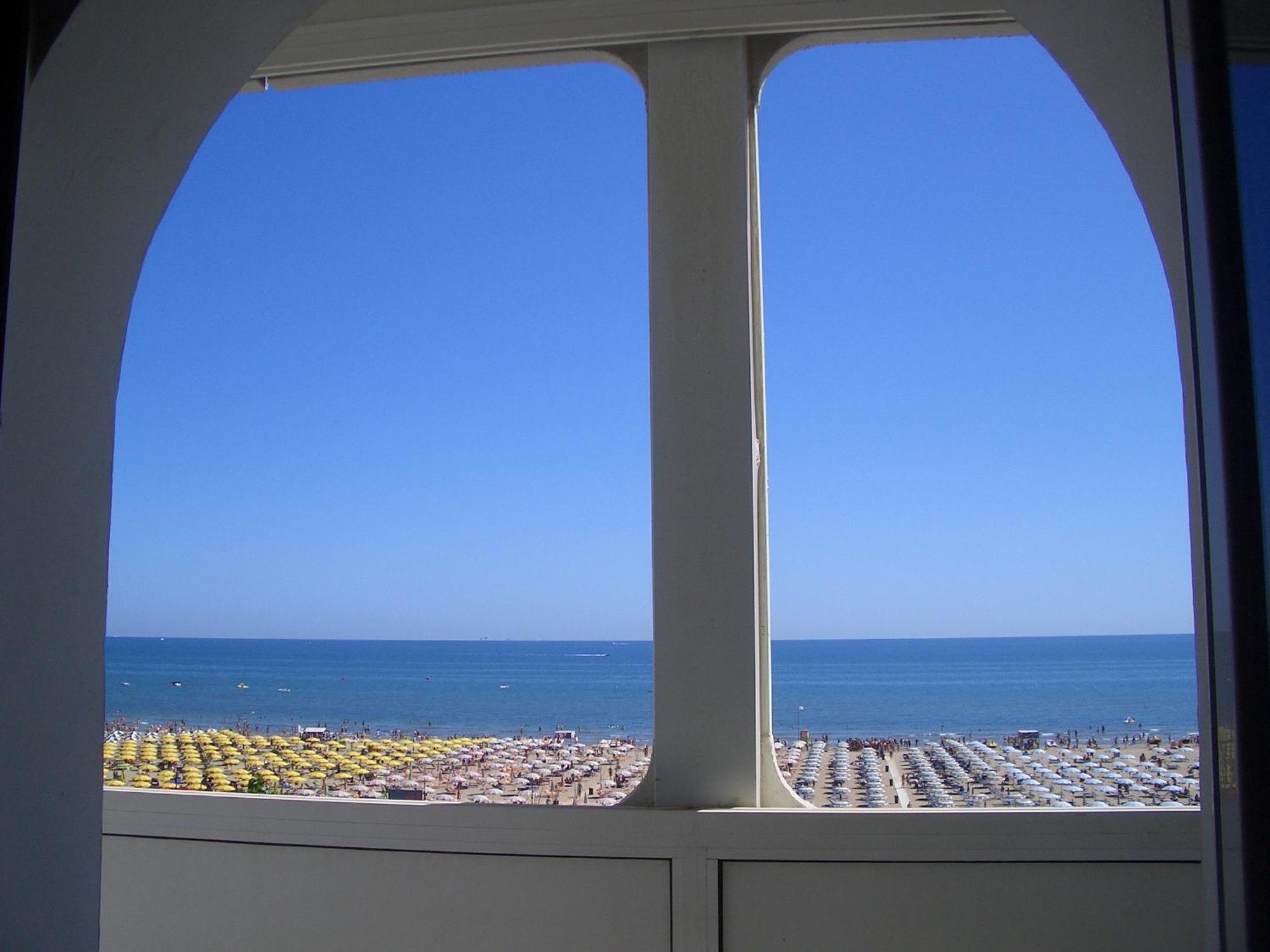 Hotel Spiaggia Marconi Rimini Eksteriør billede
